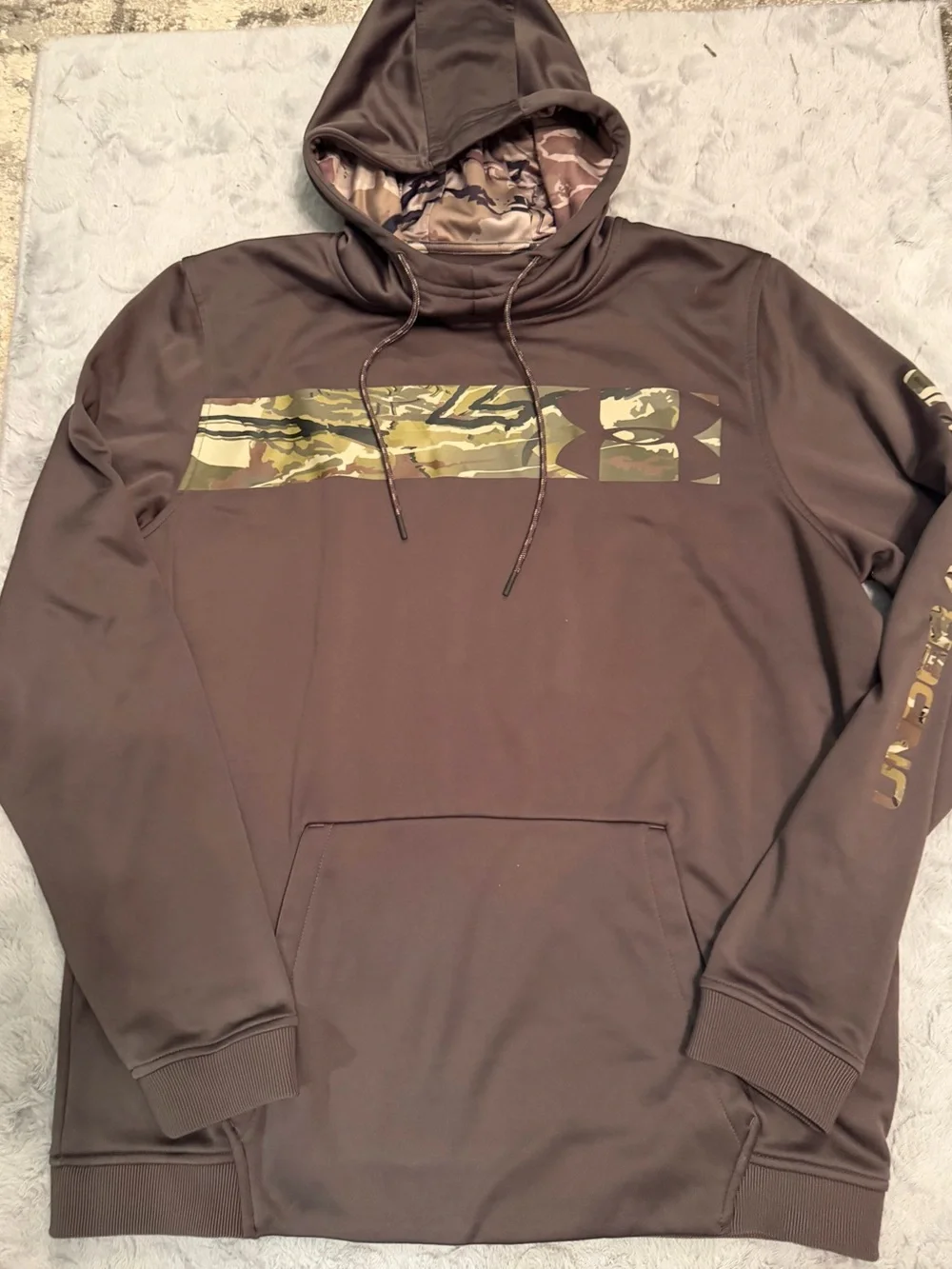 Under Armour loose fix XL Men's Brown Camo-Accent Hooded Pullover!